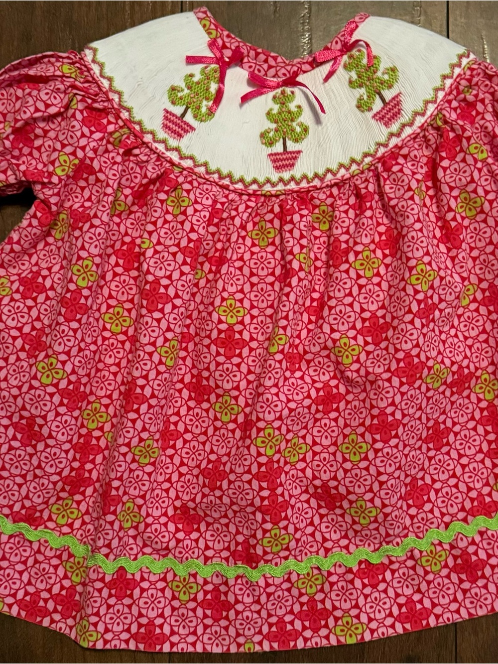 NWOT Banana Split Boutique Brand Floral Smocked Baby Christmas Dress